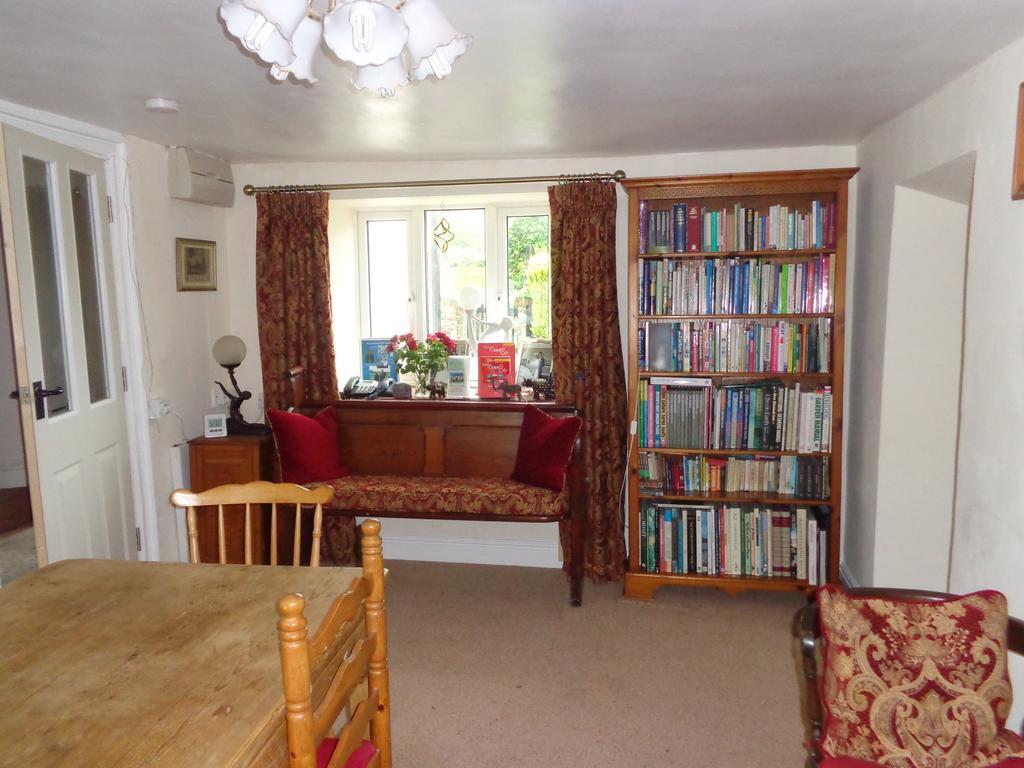 Lodge House B&B Buckland St Mary Екстер'єр фото
